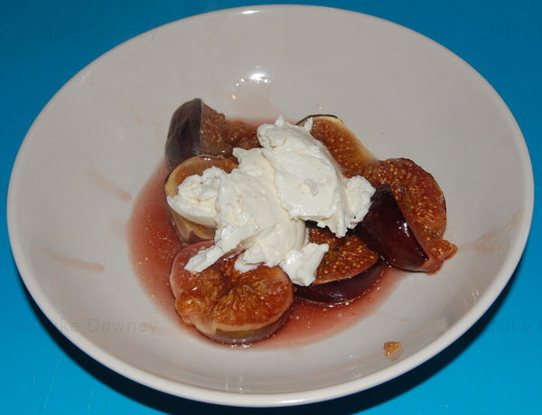 Baked Figs with Mascarpone