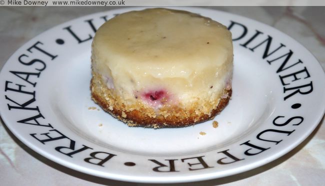 Lemon Berry Saucing Cake